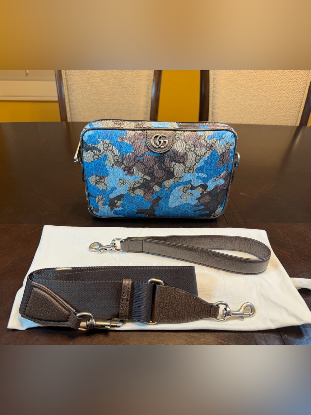 New Authentic Gucci GG Supreme Logo Leather Brown Blue Shoulder Bag - Picture 1 of 16